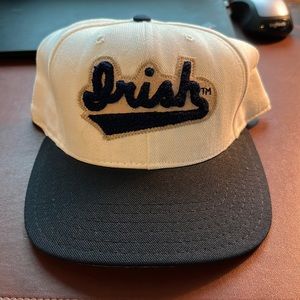 Men’s Notre Dame Retro SnapBack Baseball Hat Like New